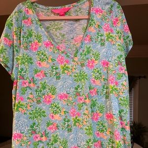 Lilly Pulitzer Etta T-shirt in Disney X print